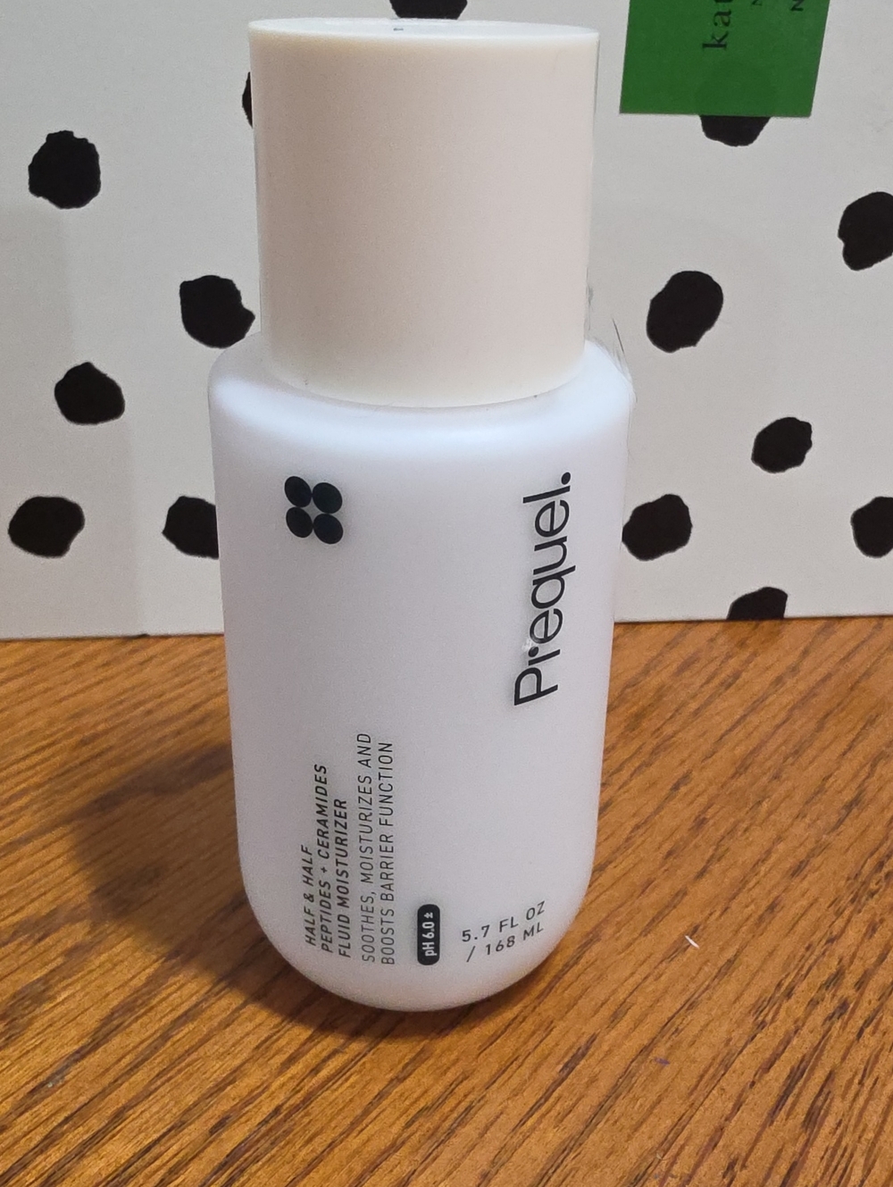 Préquel Hydrating Moisturizer — White